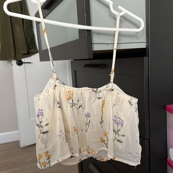 Revamped floral crop top - Picture 3 of 3